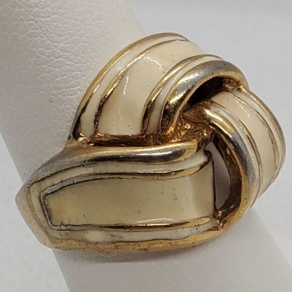 Vintage 18 Karat HGE Gold & Cream Ribbon Knot Ring - Picture 2 of 7